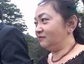 【スワッピング/高齢熟女】熟年夫婦が公認浮気で性欲解消！「よろしく♡」隣で他人棒に喘ぐ妻に興奮MAX！乱交プレイに没頭中！