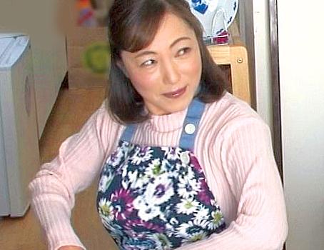 《隠し撮り/NTR》エロい匂いぷんぷんのマダムが自宅に！『だめよぉおぉ(汗』完全無視の強引ハメに嗚咽まじりの涙目アクメｗ