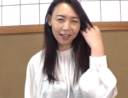 【素人熟女50代】性欲を抑えられず寝取られ志願してきた清楚系奥様！『とっても...緊張してます(汗』問答無用の膣内射精！