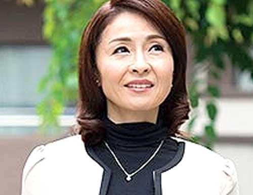 《五十路/人妻熟女》生保レディの枕営業ヤバすぎWW「好きにしてください♡」契約の為に身体を差し出し濃厚SEXで自らも絶頂