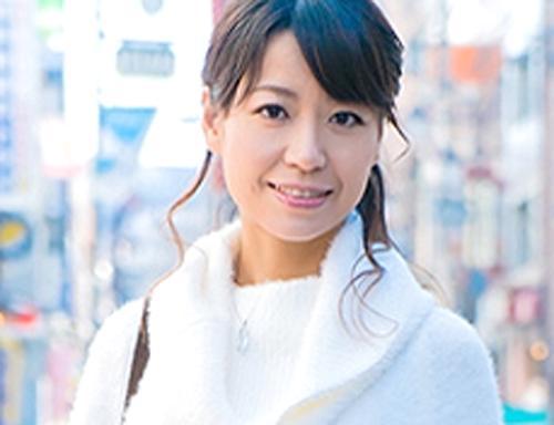 《熟女ナンパ/四十路》清楚でクリーンな美人妻に車内でイタズラ放題WW『これ以上ダメ(汗』容赦ない電マ責め＆強引挿入に絶頂