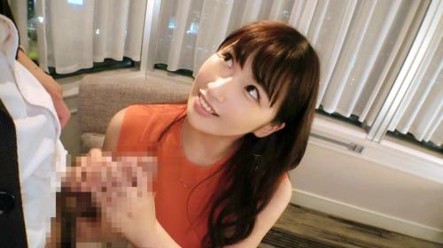 芸能界を夢見る女優の原石、柔らかいおっぱいに吸い付くだけでピクピクと体を震わせる敏感体質。