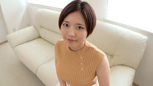 両親が営む老舗旅館の若女将。久しぶりに感じる男根の刺激、他人棒の快感に喘ぐ彼女。
