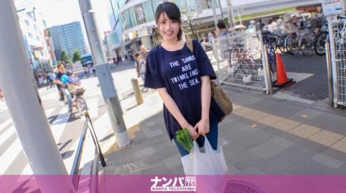 純粋で健気なバスガイド23歳、ブラを脱がすと色素の薄いピンク色の乳首。