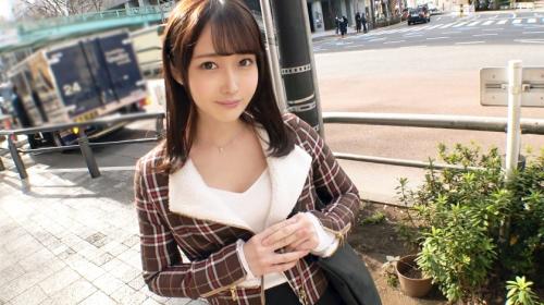 かまってくれない彼氏に当てつけ？！アイドル級美少女、無邪気に他人棒をしゃぶり・・・