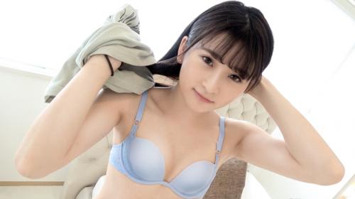 女優を目指す貧乳美少女。演技では出せない本気の喘ぎ声！