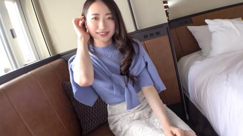 専業主婦28歳、小ぶりなオッパイは感度良し！脚をひらけばパンツに染みが広がっている。