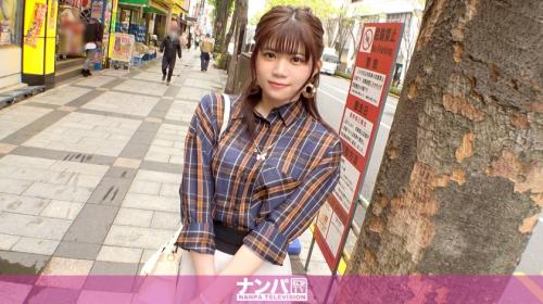 動画配信が趣味の美容学生。真白な肌とプリケツがそそる！久々の快感に逆らえない！！