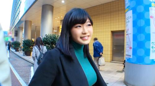 ニットが伸び伸びになる程のＧカップロケット爆乳！しかも、下はつるつるのパイパンでした。