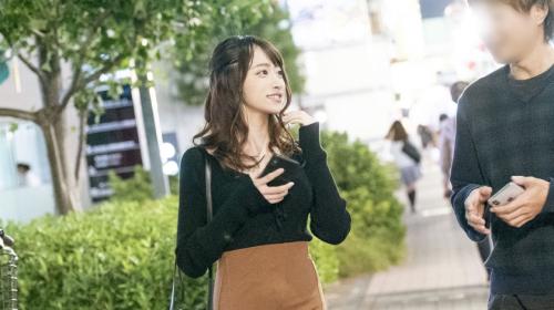 欲求不満なドＭ美人カフェ店員、涙目イラマ！1年ぶりのセックスは人生初の中出し！