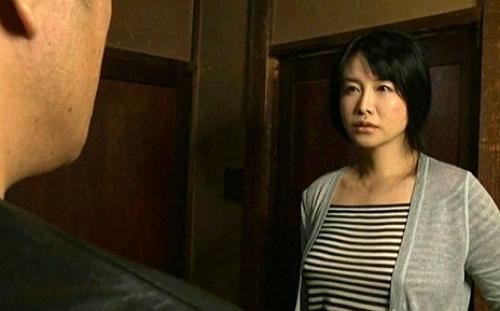 身体の疼きに耐えられず昼間から男を招き入れ他人棒に浸る不倫妻！