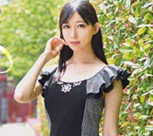 スレンダー美人だけどスケベそうな人妻！亭主の物に飽き足らずデカチンを求めてAV出演！