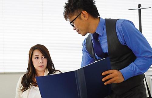 不倫現場を盗撮され、それをネタに脅され犯された女社長！