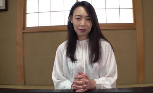 性欲を抑えきれずにAVデビューした他人棒処女のおばさん！