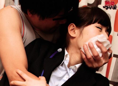 【昏睡レイプ】しつこいセールスレディ、契約したくないので....