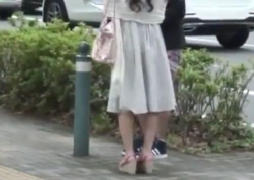 綺麗な奥様限定のアンケート…優しい対応をしたばかりに美人妻は…