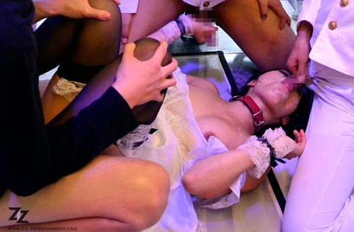 巨乳コスプレイヤーが凌辱輪姦レイプされ性処理用肉便器に！