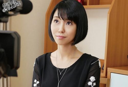 スレンダーでいかにも好きそうな人妻が初撮りで中出し懇願！