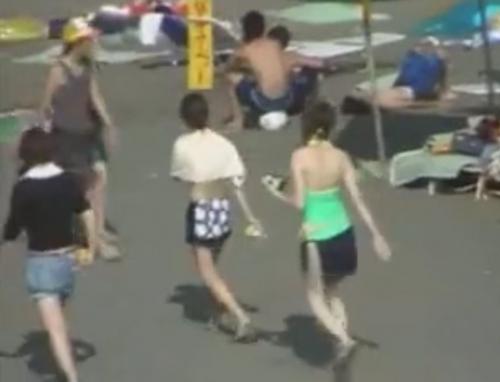 夏の浜辺は輪姦レイプのヤリ放題！