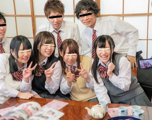 グラマラスな女子高生と修学旅行で大乱行！