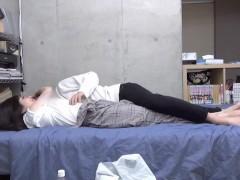 【素人ナンパ】ナンパで連れ込まれたお姉さんがケツを掴まれて乱暴なバック挿入によがる