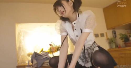 清楚な色白激かわ制服JKがキモ男の生挿入に狭い膣を震わせてイキ顔で喘ぐ