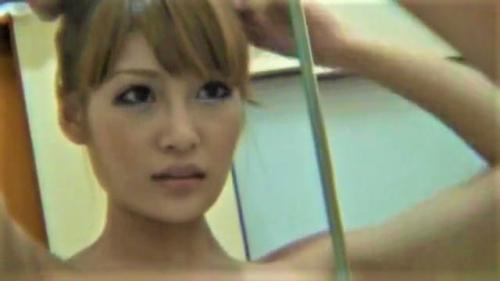 【明日花キララ】「そんなところで覗いてないで、一緒にはいろ♡」泊まりにきたギャル人妻と一緒におフロ！