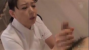 【三浦恵理子】「もう、しょうがないわね・・・」　甥の勃起したチンポを処理する熟女ナース！