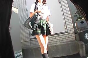 お金のためならカラダを売る。家出専用サイトで知り合った美少女JKがハゲ親父と・・・