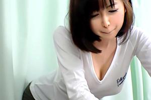 彼氏のお見舞いに来ていた巨乳お姉さんにカーテン越しにイタズラした結果・・・