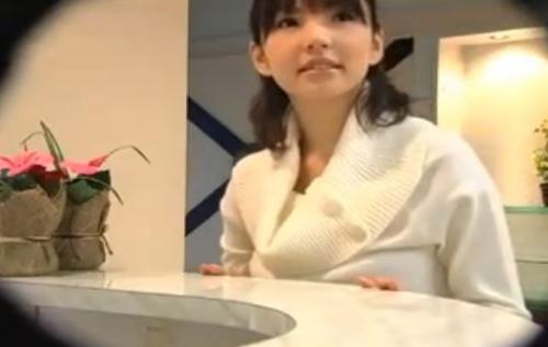 【セクハラマッサージ盗撮】童顔のかわいい巨乳お姉さんが悪徳整体師にエッチなことされまくるｗ
