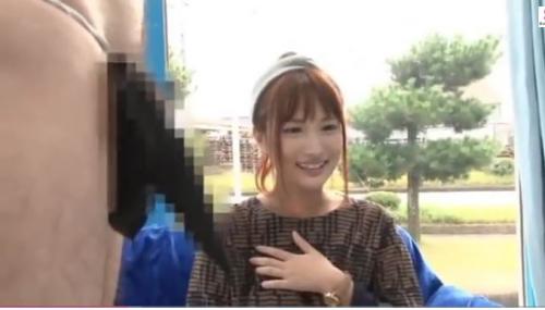 【マジックミラー号 素人セクハラ】田舎のかわいい巨乳雑貨店員が草食系男子にエッチなことされまくるｗ