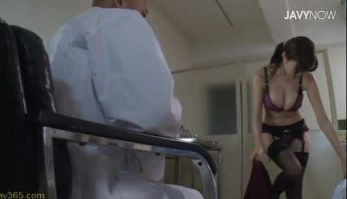 【爆乳女医×脅迫】男「脱ぎなさい」超巨乳の美人女医師は弱みを握られて強制的におっぱい揉みまくられるｗ