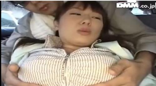 【爆乳女子アナウンサー セクハラ乳揉み】超巨乳キャスターがディレクターに背後からおっぱい揉みまくられるｗ