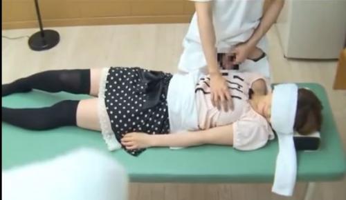 【セクハラマッサージ】巨乳女子大生が悪徳整体師におっぱい揉みまくられるｗ