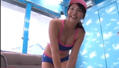 【巨乳ライフセーバー×マジックミラー号】日焼けした褐色の美少女がマジックミラー号でおっぱい揉みまくられるｗ