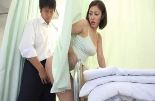 水野朝陽【爆乳 病院セクハラ】母の見舞いに来た巨乳お姉さんが中坊にセクハラされまくるｗ