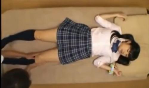 【セクハラマッサージ盗撮】巨乳女子高生が悪徳整体師にエッチなことされて中出しされるｗ