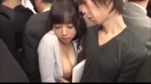【巨乳ＯＬ×痴漢レイプ】「ちょっと！」デカパイお姉さんが満員電車でおっぱい揉まれまくって丸出しにされて犯されちゃうｗ
