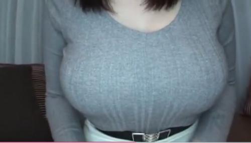 でかすぎｗ【個人撮影　爆乳人妻】トイレで超巨乳お姉さんとエッチなことしてハメ撮りしちゃうｗ