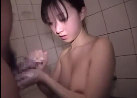 【個人撮影　巨乳女子高生×援助交際】円光で普通の顔のｊｋがシャワールームでハメ撮りされちゃうｗ