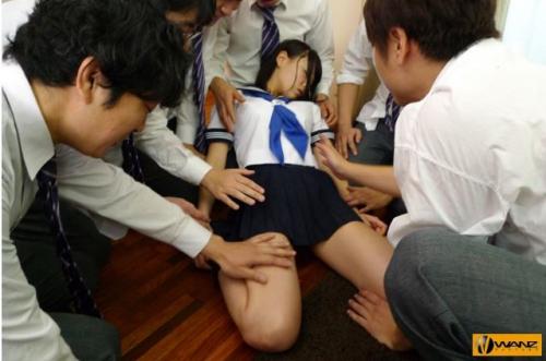 浜崎真緒【爆乳女子高生×集団セクハラレイプ】「もうやめて・・・」かわいい巨乳女子高生が自宅に入ってきた大量の同級生に犯されちゃうｗ