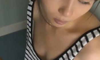 【ヘンリー塚本】これって美乳マニア向けかなぁww 美熟女の美乳を乱暴に触りまくるオヤジwww