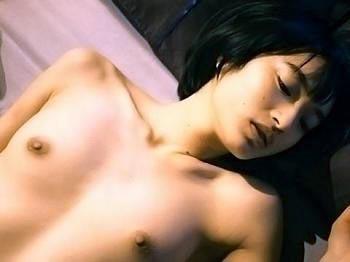 《門脇麦》誰よりもエッチが好きなJKが全裸乳首丸出しで挑む騎乗位セックスシーンで激しくピストン★芸能人の濡れ場