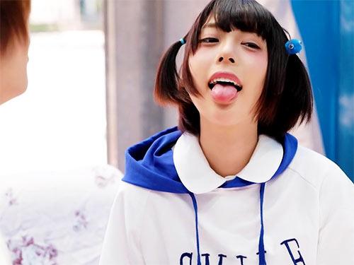 《素人ナンパ》アイドル級に可愛い女の子をフェラ＆イラマチオ！着衣で生ハメ騎乗位して正常位からの顔写【あのちゃんコスプレ】