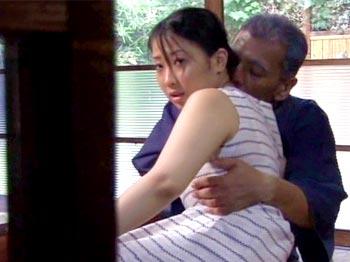 《ヘンリー塚本》色白巨乳美女嫁が絶倫性欲の義父に全身舐め回されクンニ手マンワキ舐め足舐めまくりセックス！一ノ瀬奈美