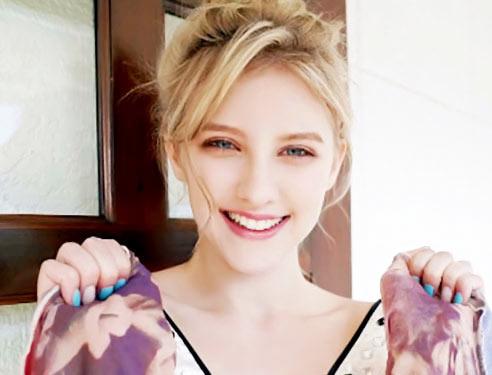 《メロディー・雛・マークス》まるで妖精！けどエロい痴女ｗおもてなしでアナル責め乳首舐め手コキ！ねっとりフェラで搾り取る！