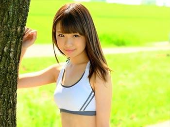 《早乙女夏菜》ガチロリすぎる18歳美少女のハメ撮りAVデビュー作品ｗ陸上で鍛えたのミニ系ギャルに巨根チンポ突き刺す！