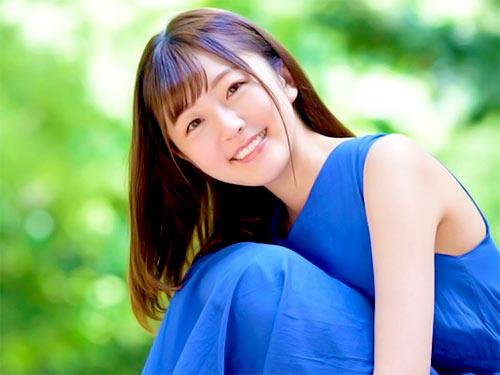 《青空ひかり》この透明感はマジ天使！緊張しながらゆっくり丁寧にフェラする美少女！SSS級清純アイドルなAVデビュー作品！