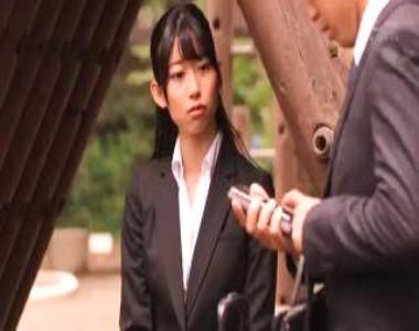 社内NO１の美人OLと相部屋とかｗｗｗガウンからチラ見のカラダ見てたら我慢出来ない！！！【黒川すみれ】